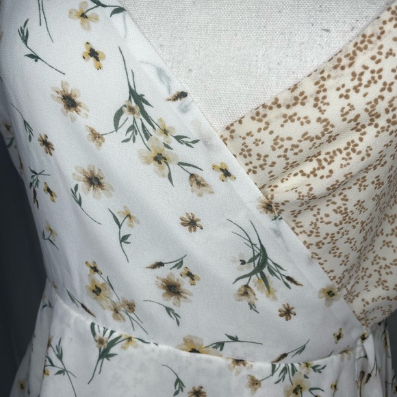 Floral Cross Front Peplum Blouse With Adjustable Straps - Picture 6 of 6